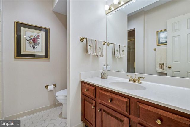 10243 ASPEN WILLOW DR, Fairfax, VA 22032