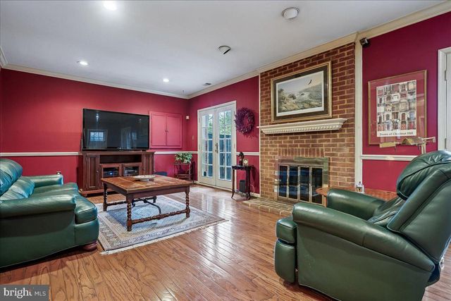 10243 ASPEN WILLOW DR, Fairfax, VA 22032