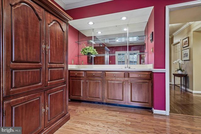 10243 ASPEN WILLOW DR, Fairfax, VA 22032