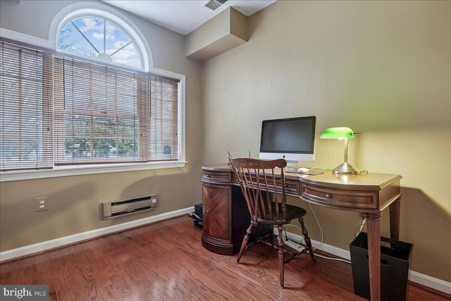 10243 ASPEN WILLOW DR, Fairfax, VA 22032