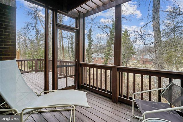 10243 ASPEN WILLOW DR, Fairfax, VA 22032