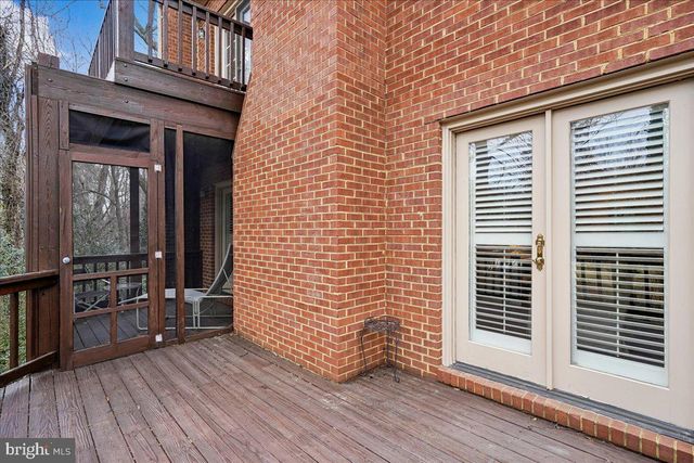 10243 ASPEN WILLOW DR, Fairfax, VA 22032