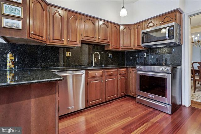 10243 ASPEN WILLOW DR, Fairfax, VA 22032