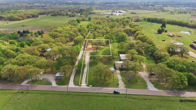 7334 W Line Road, Collinsville, TX 76233