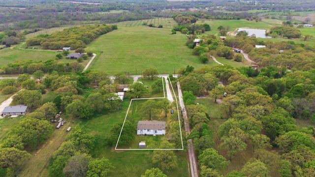 7334 W Line Road, Collinsville, TX 76233