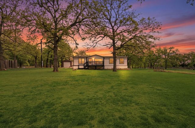 7334 W Line Road, Collinsville, TX 76233