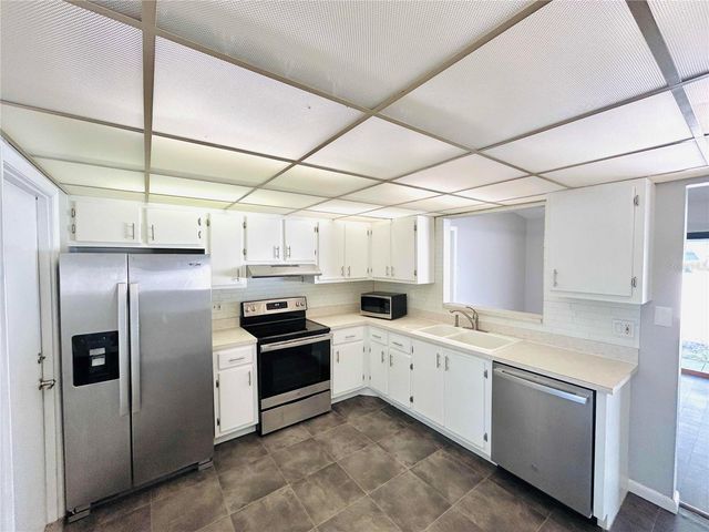 7516 S SANIBEL CIRCLE, Temple Terrace, FL 33637