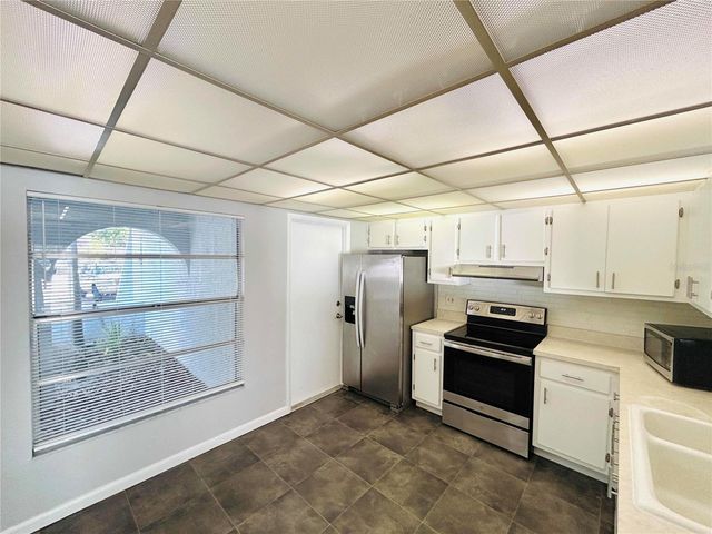 7516 S SANIBEL CIRCLE, Temple Terrace, FL 33637