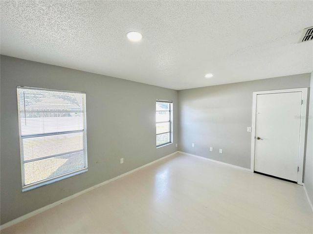 7516 S SANIBEL CIRCLE, Temple Terrace, FL 33637