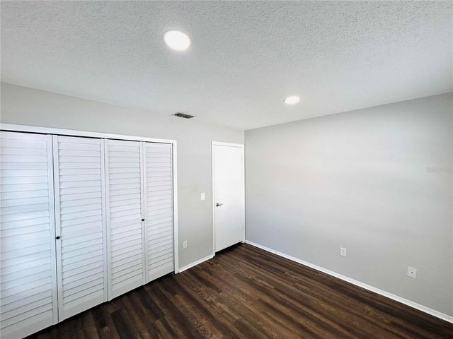 7516 S SANIBEL CIRCLE, Temple Terrace, FL 33637