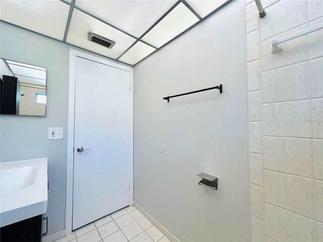 7516 S SANIBEL CIRCLE, Temple Terrace, FL 33637