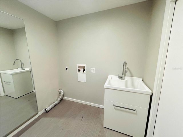 7516 S SANIBEL CIRCLE, Temple Terrace, FL 33637