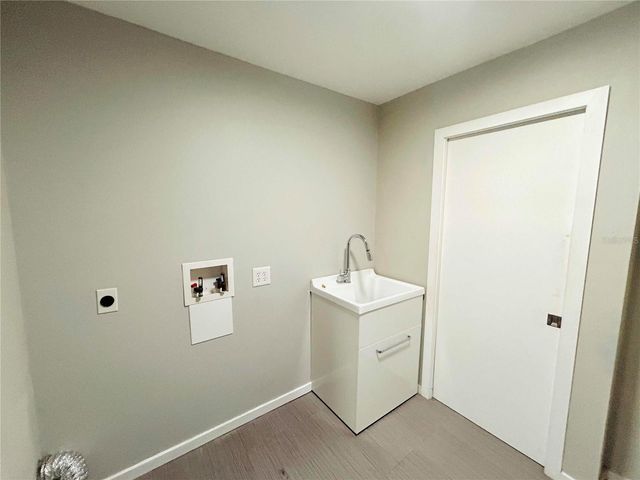 7516 S SANIBEL CIRCLE, Temple Terrace, FL 33637