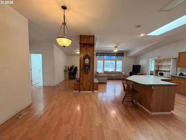 94515 LANGLOIS MOUNTAIN Rd, Langlois, OR 97450