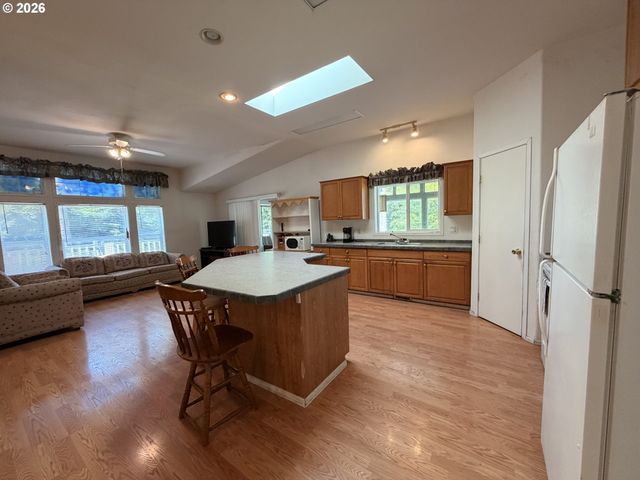 94515 LANGLOIS MOUNTAIN Rd, Langlois, OR 97450