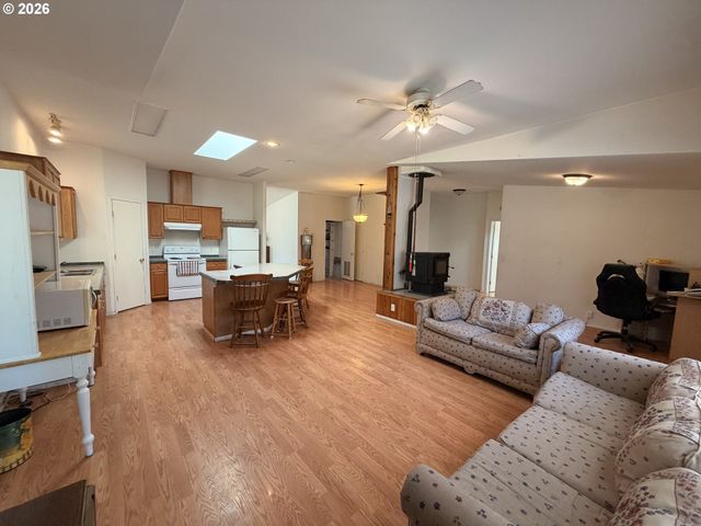 94515 LANGLOIS MOUNTAIN Rd, Langlois, OR 97450