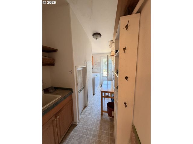 94515 LANGLOIS MOUNTAIN Rd, Langlois, OR 97450