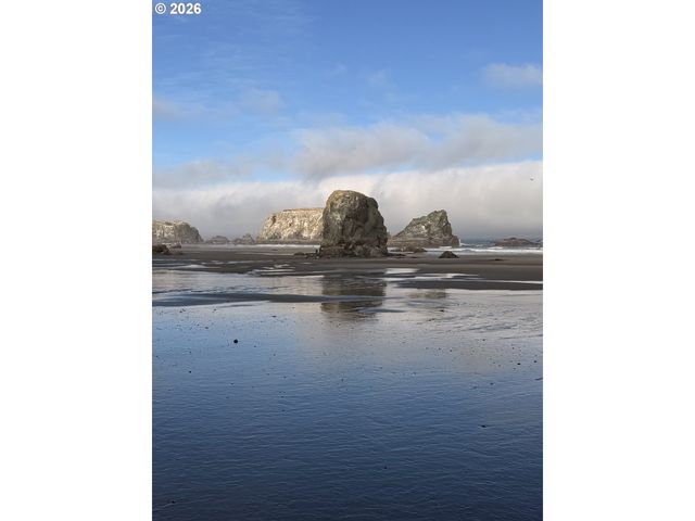 94515 LANGLOIS MOUNTAIN Rd, Langlois, OR 97450