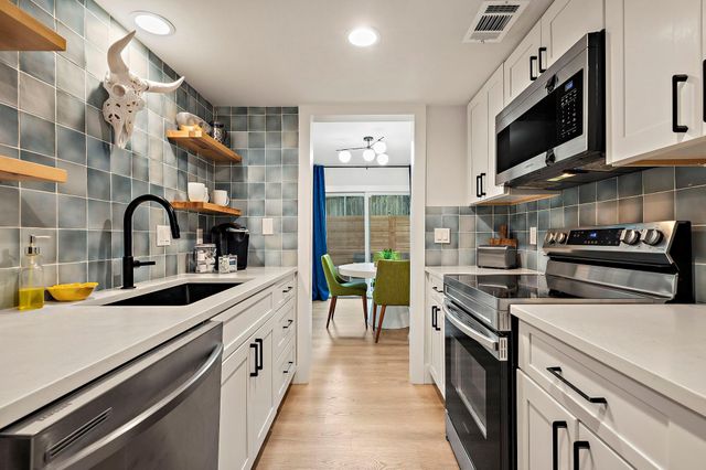 1206 Hollow Creek DR 3, Austin, TX 78704