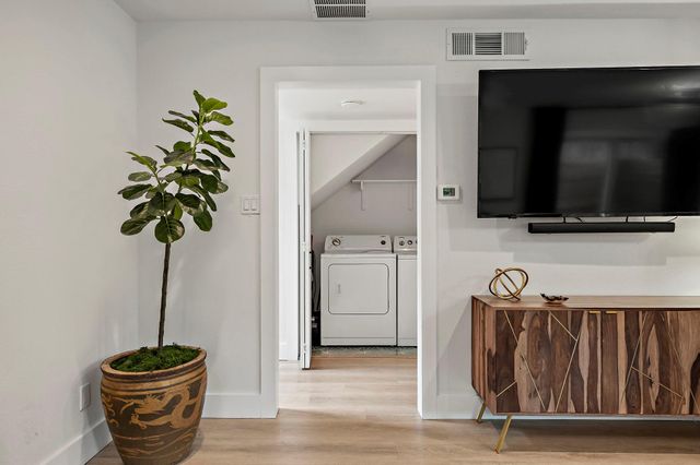 1206 Hollow Creek DR 3, Austin, TX 78704