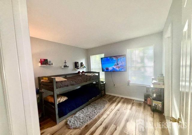 15 Saddle Court, Tinton Falls, NJ 07753