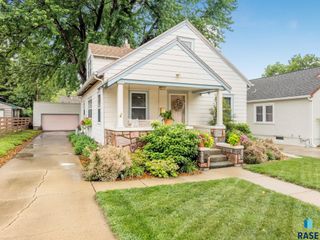 805 S West Ave Avenue, Sioux Falls, SD 57104
