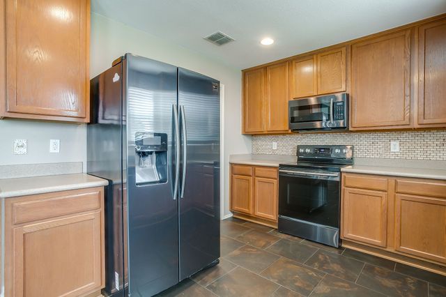 812 Sheryn Drive, Burleson, TX 76028