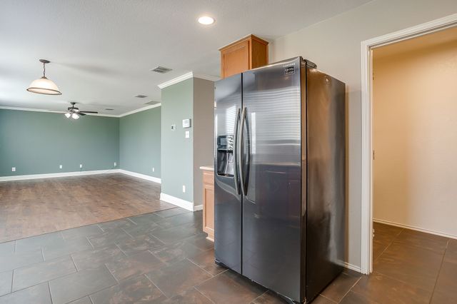 812 Sheryn Drive, Burleson, TX 76028