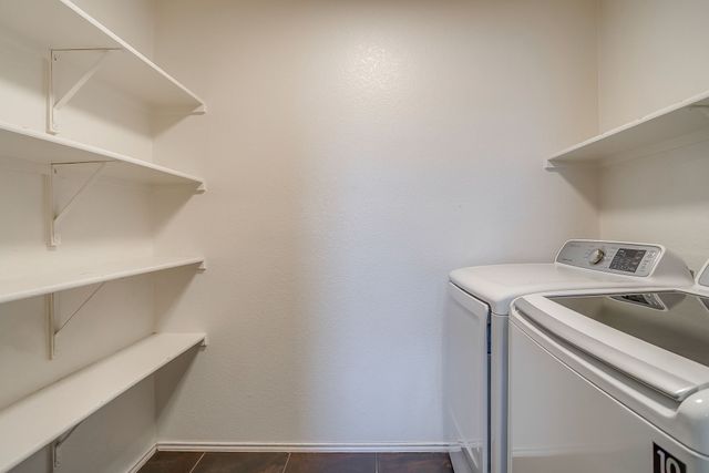 812 Sheryn Drive, Burleson, TX 76028