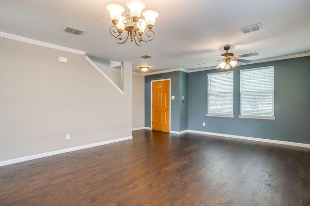 812 Sheryn Drive, Burleson, TX 76028