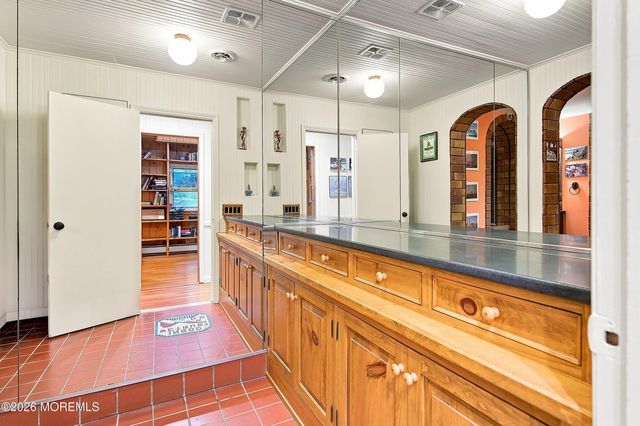 20 Rimwood Drive, Lincroft, NJ 07738