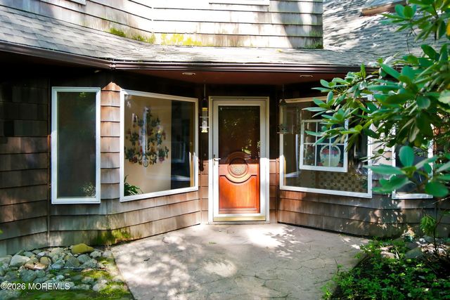 20 Rimwood Drive, Lincroft, NJ 07738