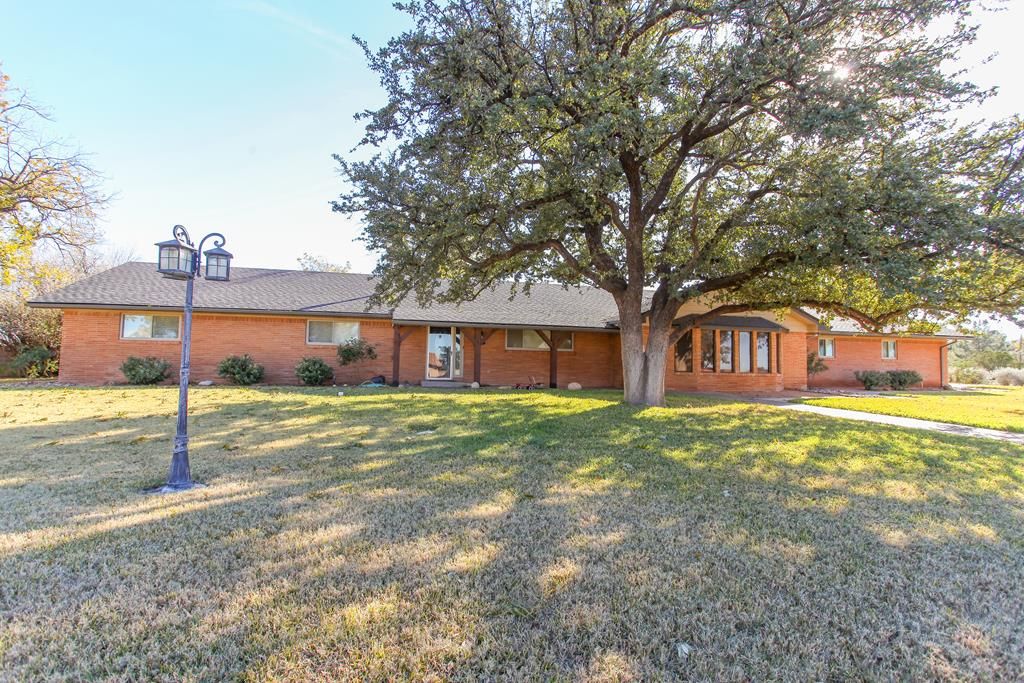 2508 E 24th St, Big Spring, TX 79720
