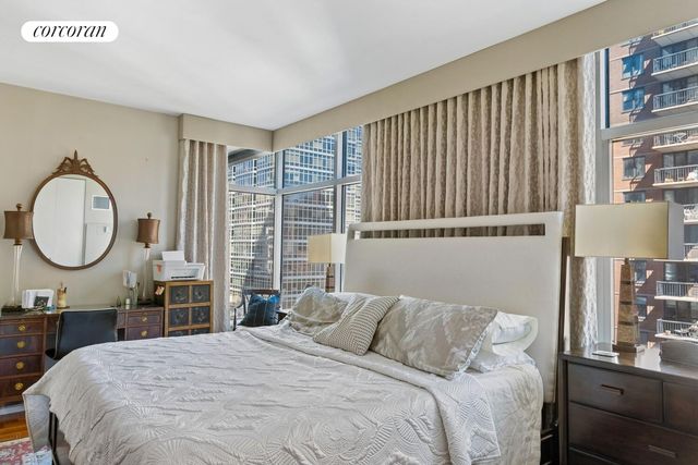 250 E 54th St Apt 14D, New York City, NY 10022