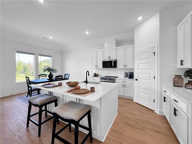 511 W Canada Drive, Farmington, AR 72730