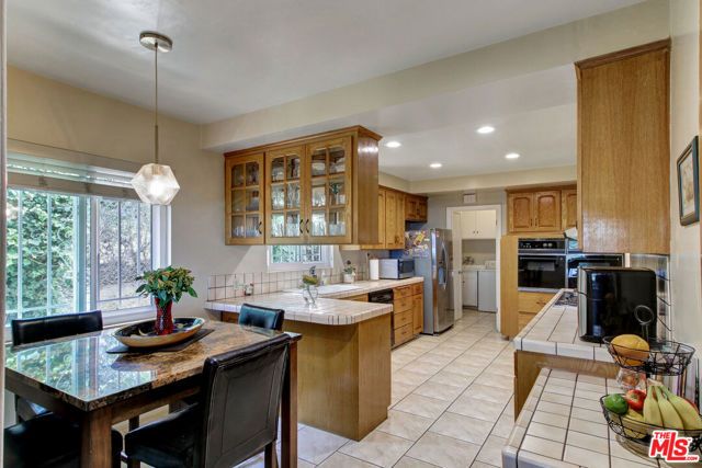 4152 Terraza Drive, Los Angeles, CA 90008