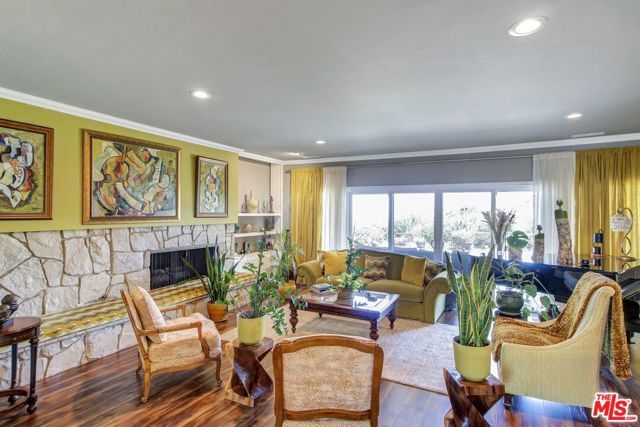 4152 Terraza Drive, Los Angeles, CA 90008