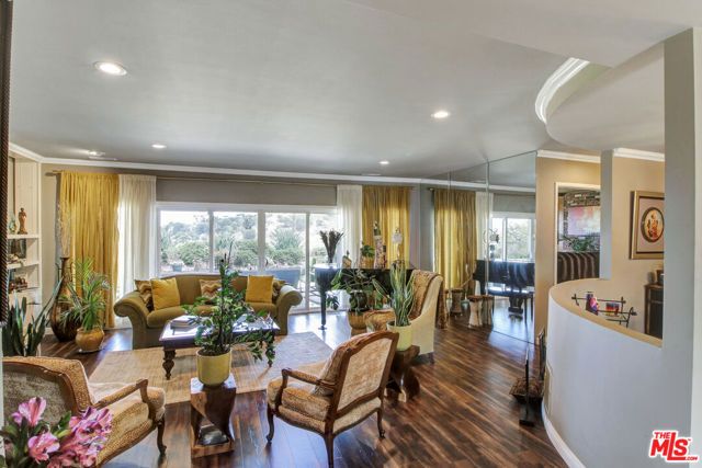 4152 Terraza Drive, Los Angeles, CA 90008