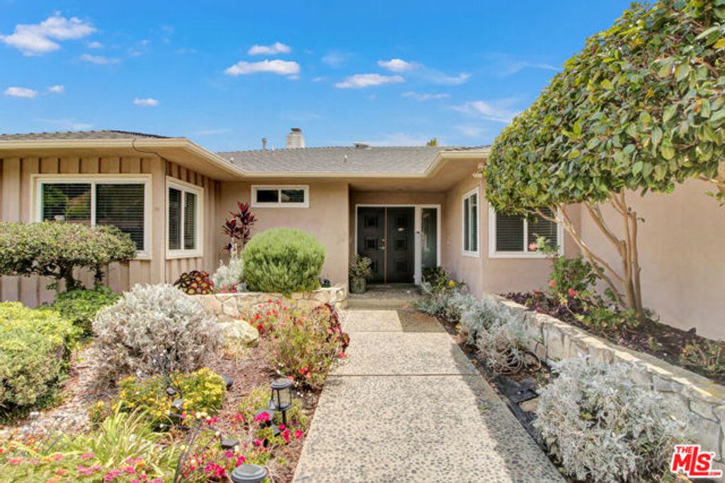4152 Terraza Drive, Los Angeles, CA 90008