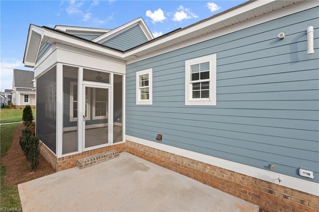 910 Eucalyptus Court, Winston-salem, NC 27106