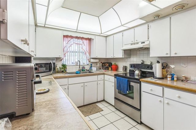 251 TROPIC BOULEVARD W, Largo, FL 33770