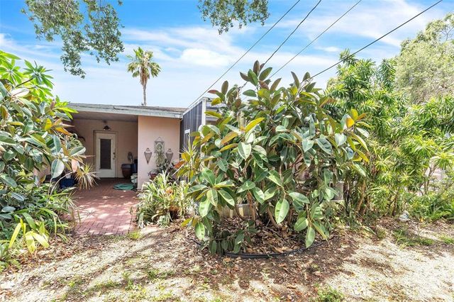 251 TROPIC BOULEVARD W, Largo, FL 33770