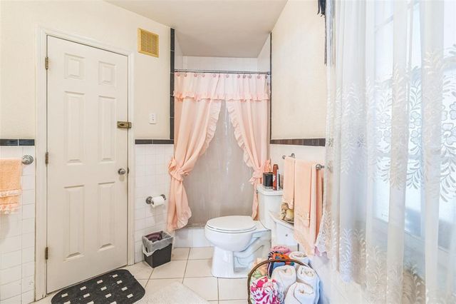 251 TROPIC BOULEVARD W, Largo, FL 33770