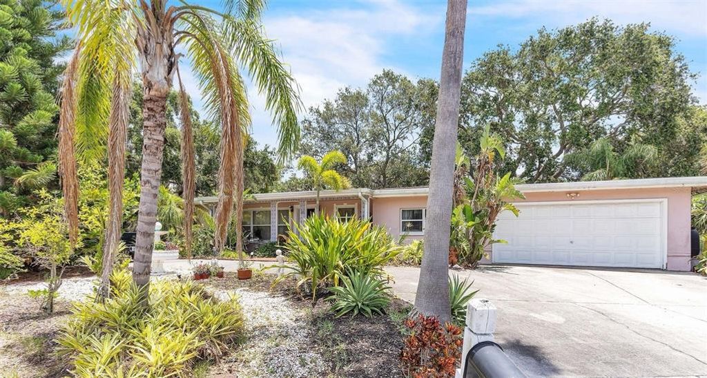 251 TROPIC BOULEVARD W, Largo, FL 33770