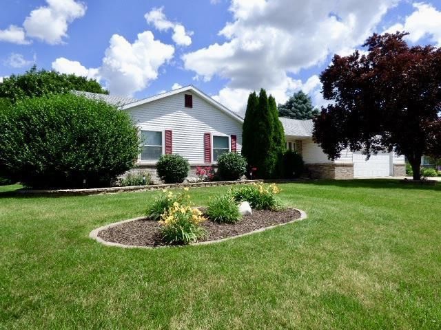 1525 E Williams Drive, Beloit, WI 53511
