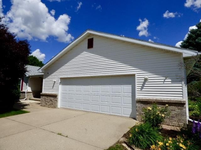 1525 E Williams Drive, Beloit, WI 53511