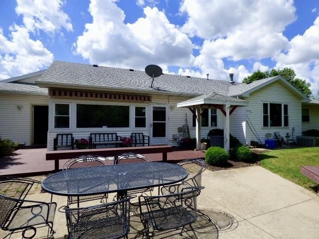 1525 E Williams Drive, Beloit, WI 53511