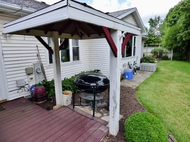 1525 E Williams Drive, Beloit, WI 53511