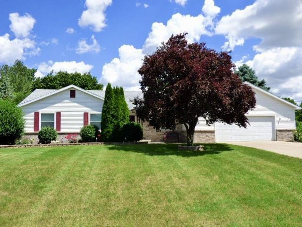 1525 E Williams Drive, Beloit, WI 53511