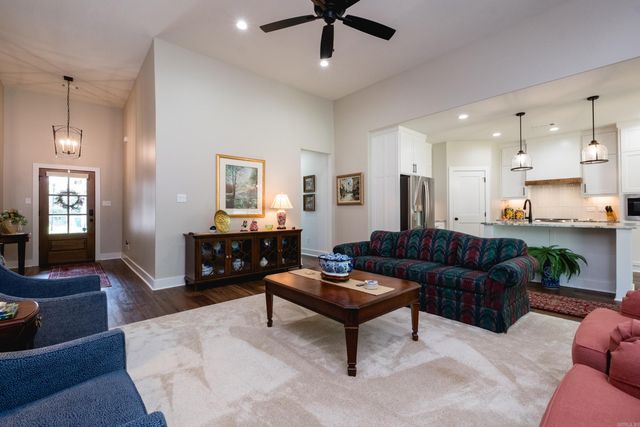 15001 Matterhorn Loop, Maumelle, AR 72113
